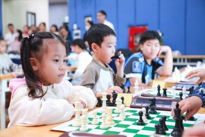 200 kỳ thủ nhí tranh tài sôi nổi tại Giải Cờ vua Nobel School mở rộng